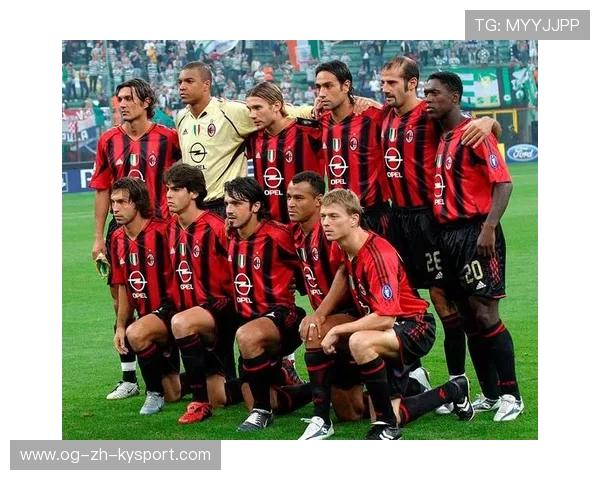 AC米兰门前的脚后跟配合堪称妙传